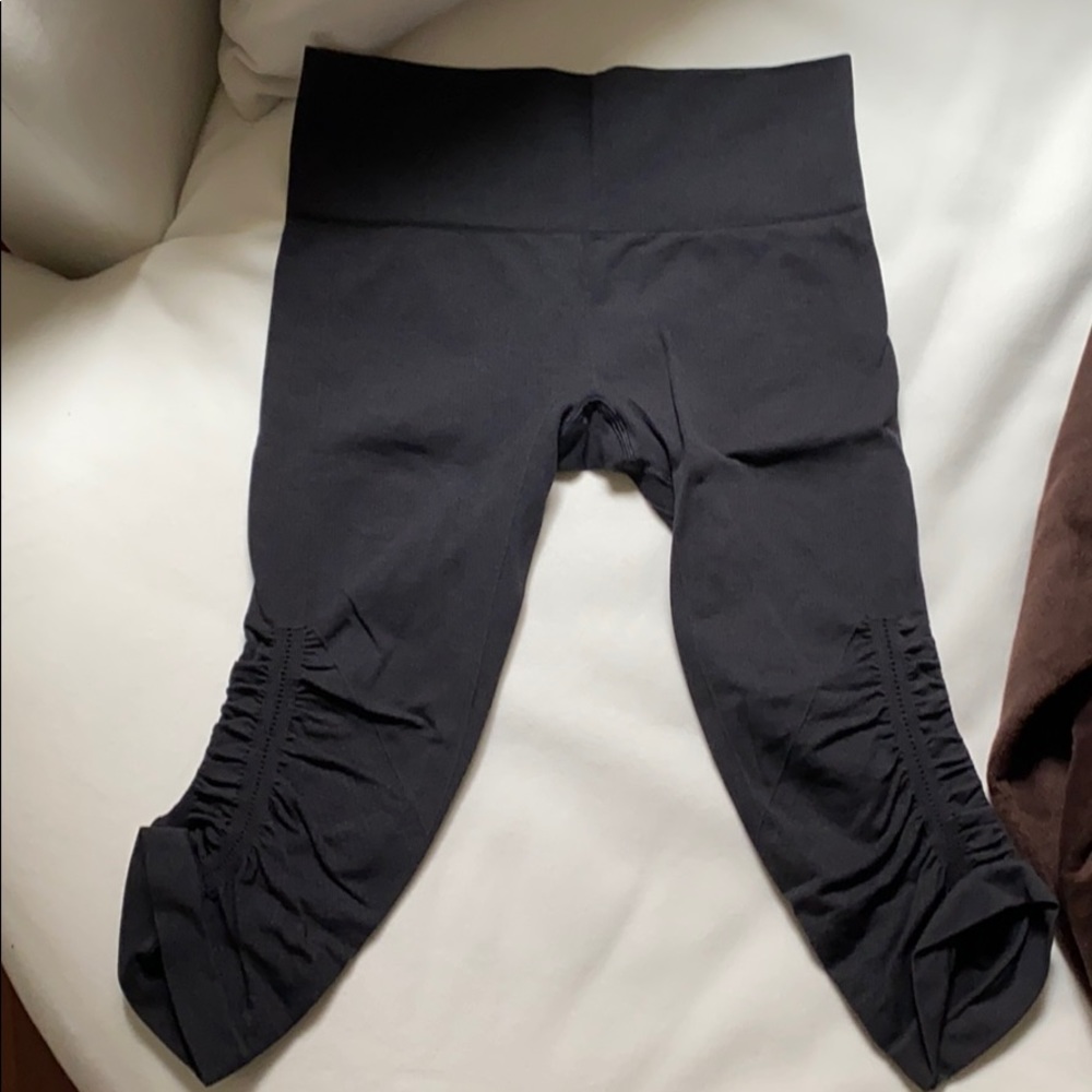 Lululemon Stretchy Black Crop Pant